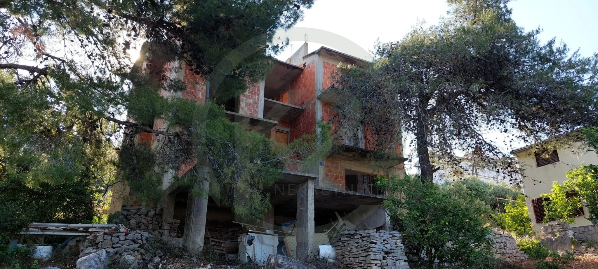 šolta, stomorska apartman u kući 60 m2 +240 m2 roh bau prodaja ili zamjena - slika 12