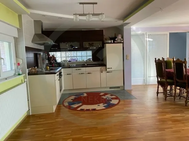 kuća sa 2 stana i ugostiteljski objekt - slika 20