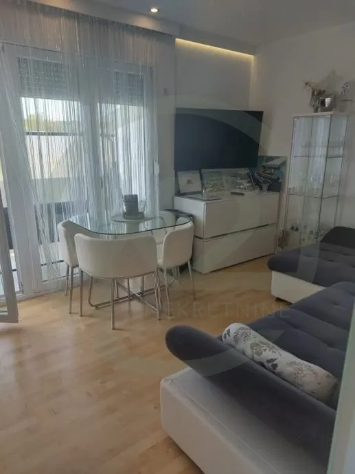 rovinj 60 m2, vrt, 4 pm, 400 m2 parcela, potencijal sa projektom!! - slika 7