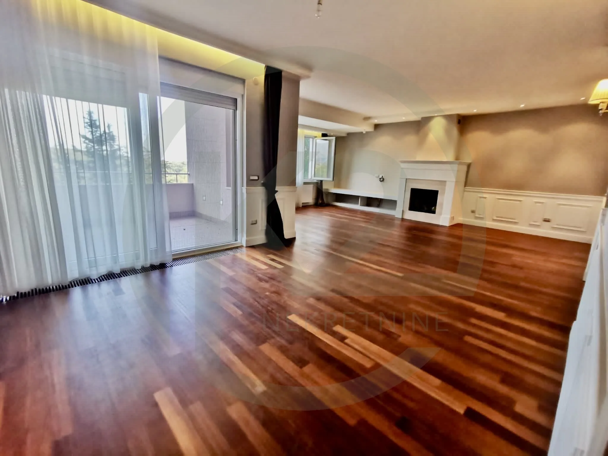 G. Prekrižje odličan stan 250 m2 INVESTICIJA U NAJMU - Zagreb