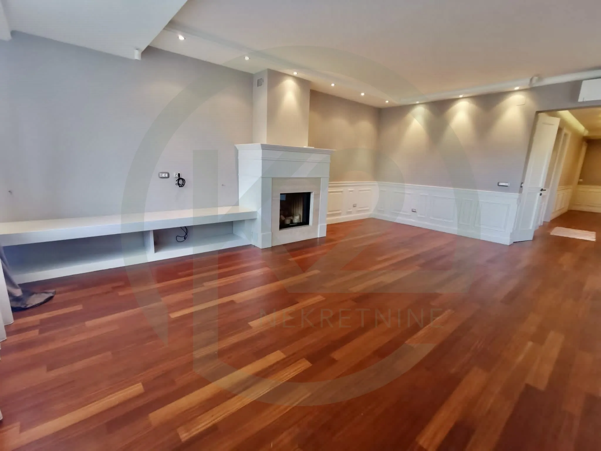 g. prekrižje odličan stan 250 m2 investicija u najmu - slika 3