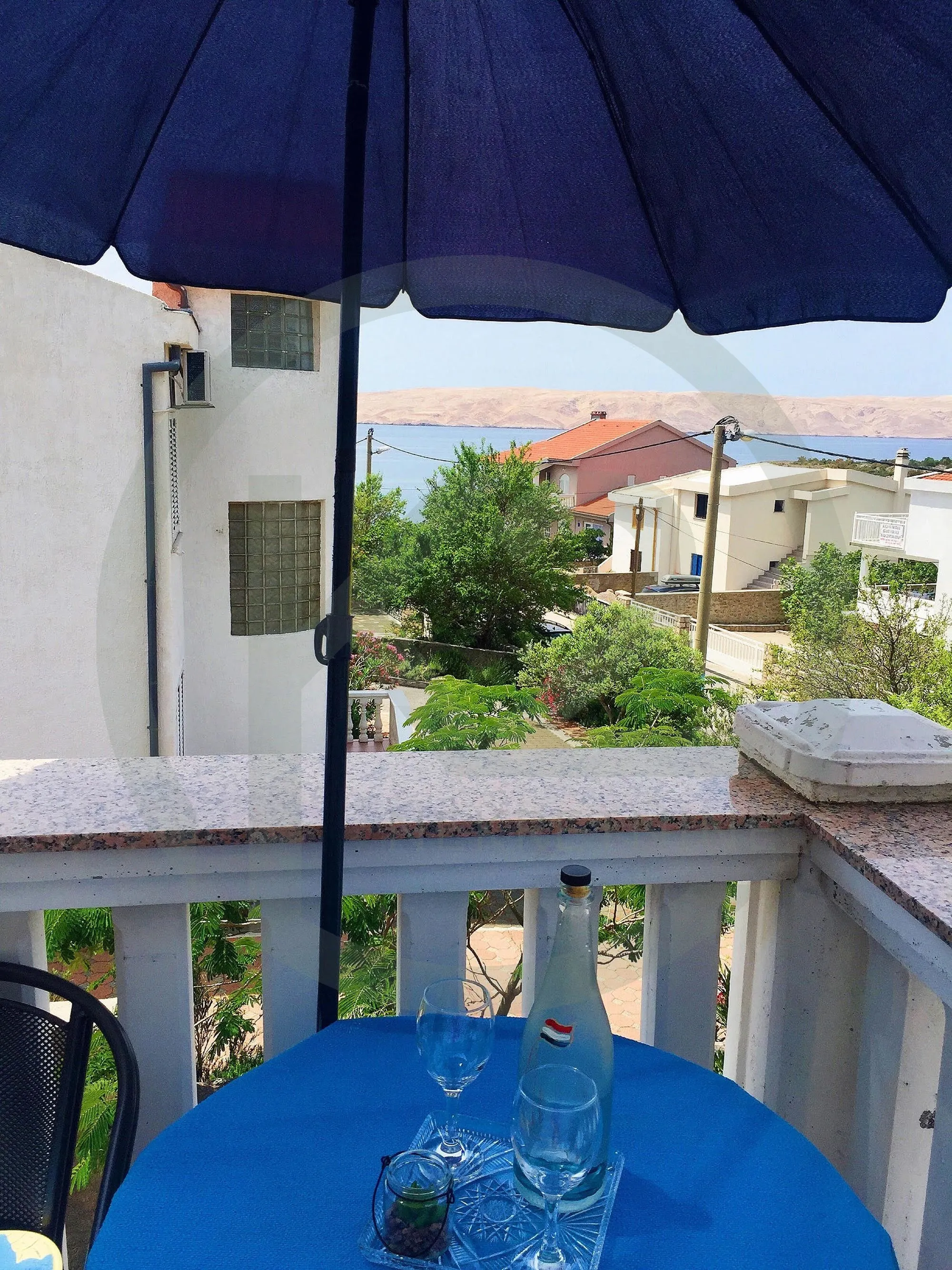 cesarica, karlobag 180 m2, 3 stamb. jedinice, okućnica, 200 m do mora! - slika 3