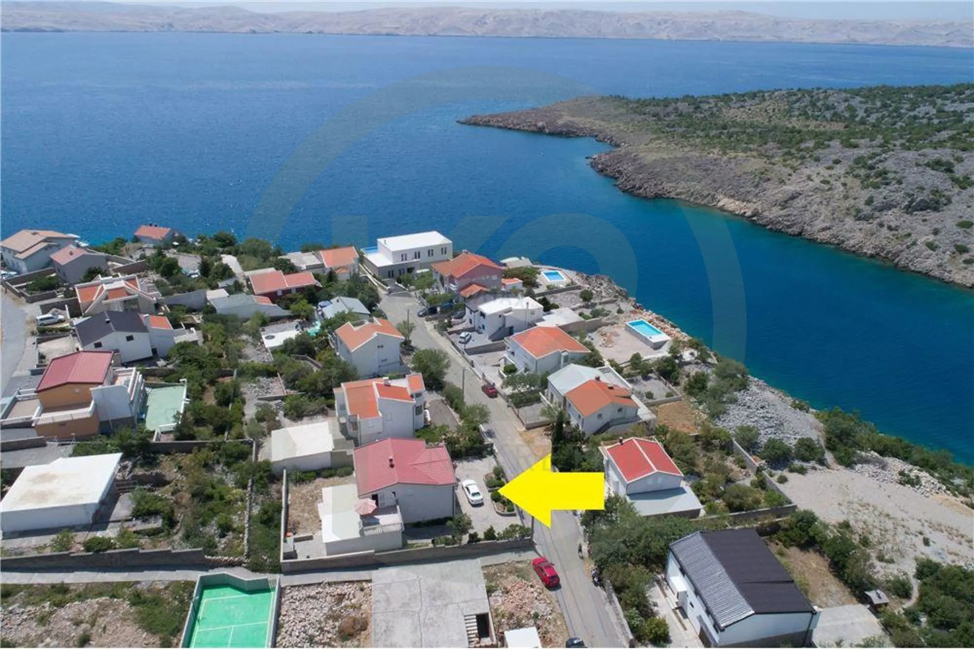 cesarica, karlobag 180 m2, 3 stamb. jedinice, okućnica, 200 m do mora! - slika 2