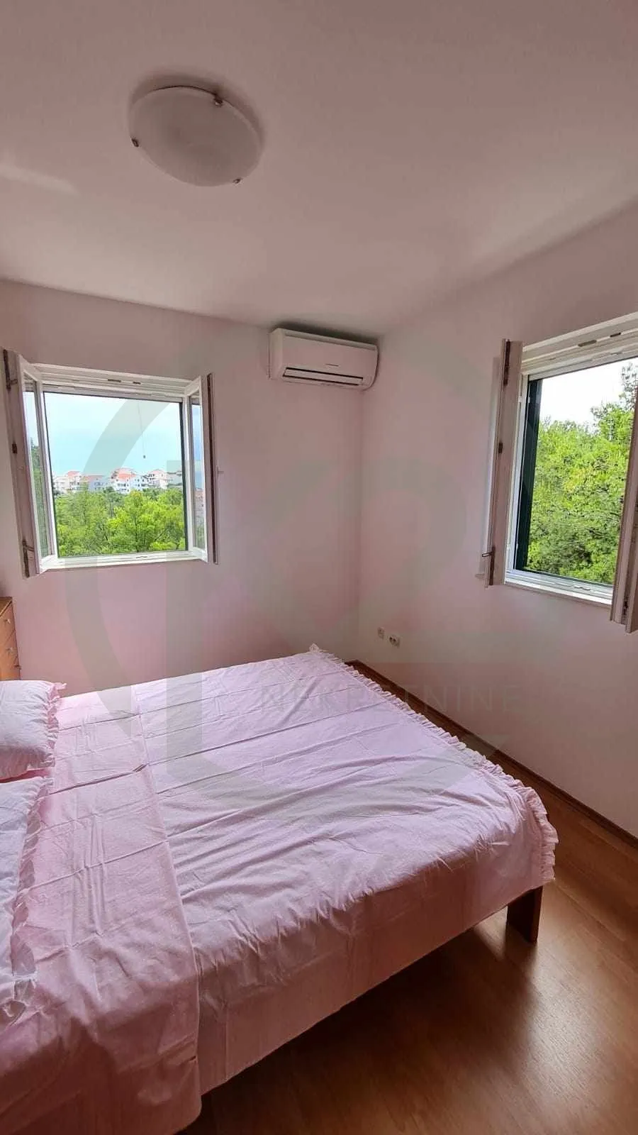 supetar / brač odličan stan 3s + db + parking! pogled na more - slika 8