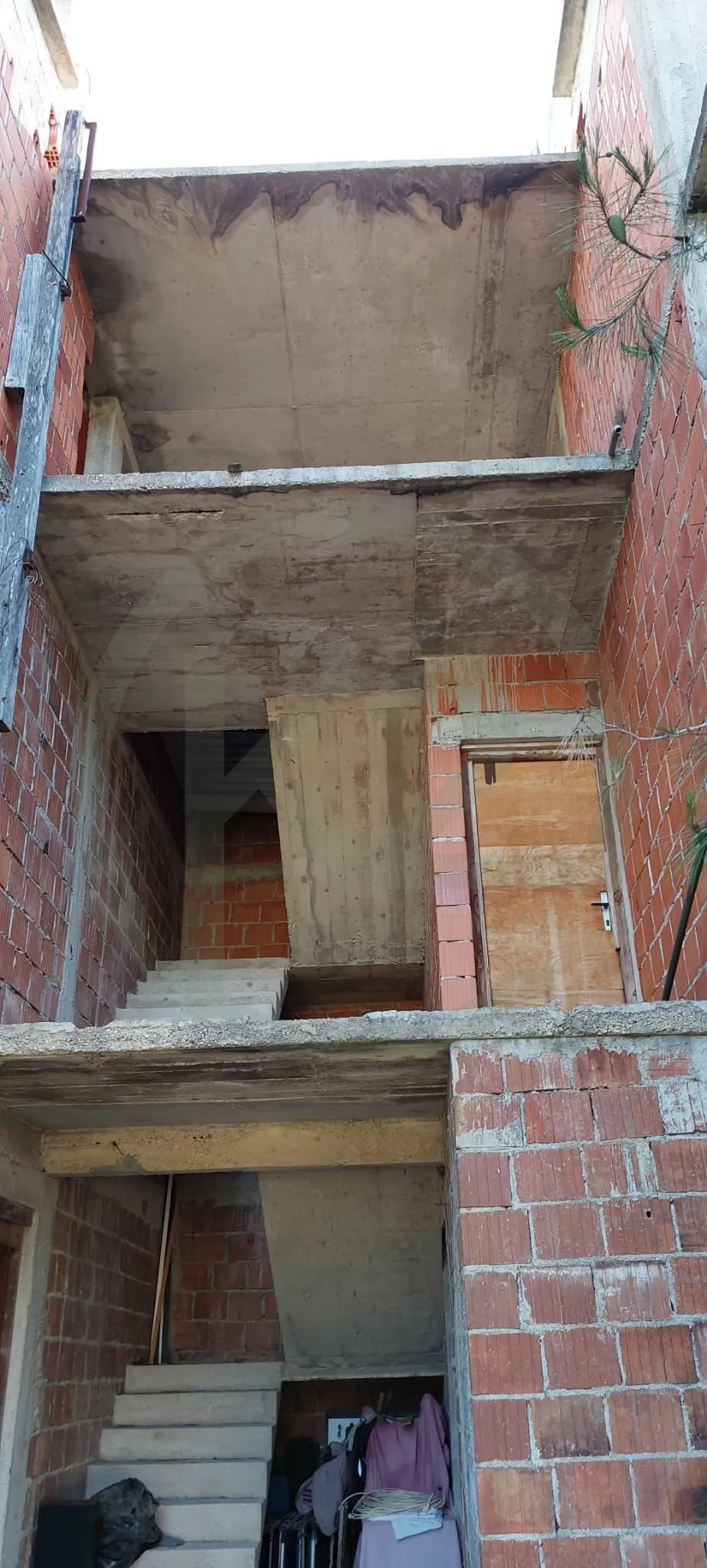 šolta, stomorska apartman u kući 60 m2 +240 m2 roh bau prodaja ili zamjena - slika 4