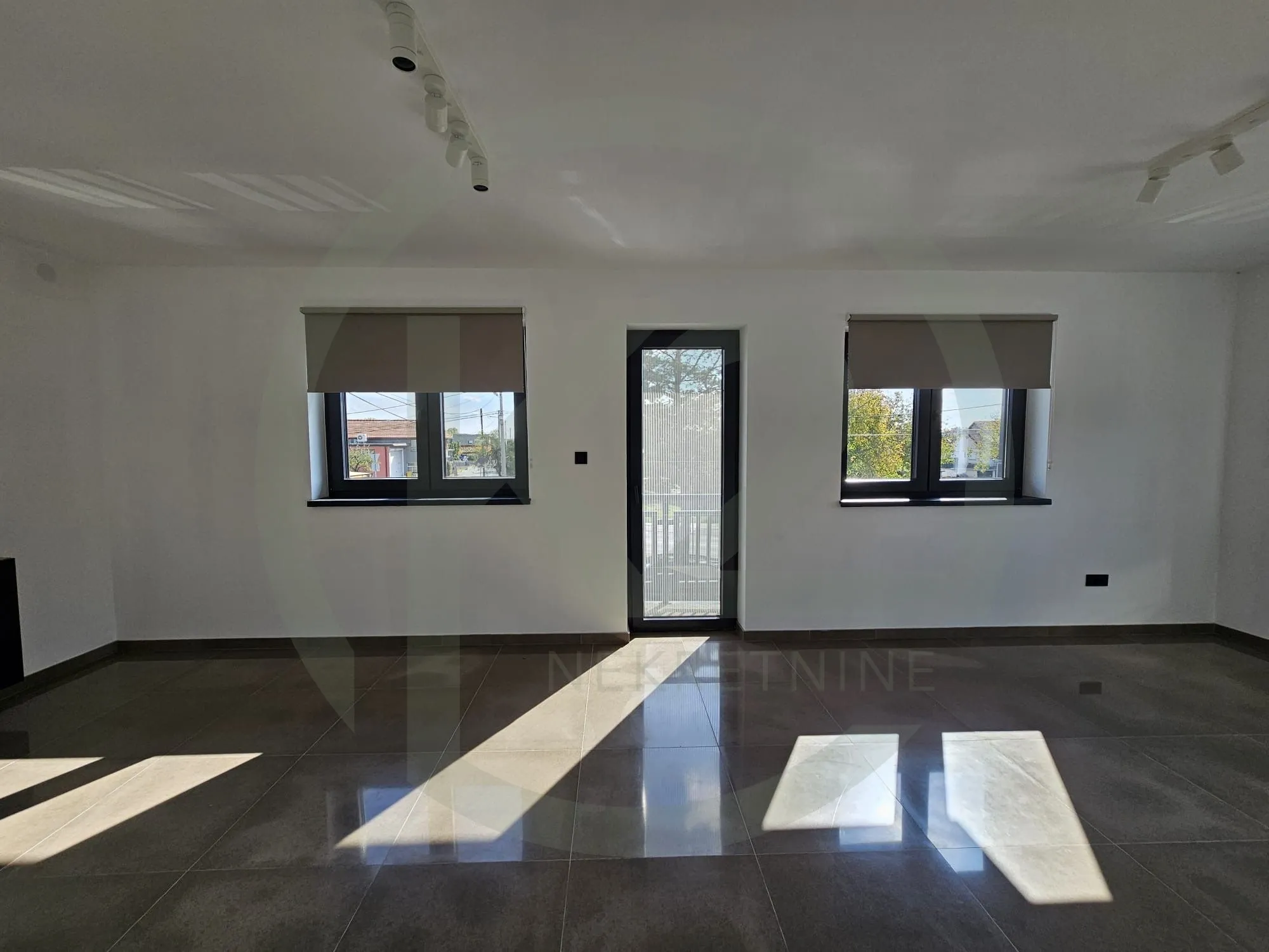 petruševec, najam novog ureda 85 m2, parking - slika 2