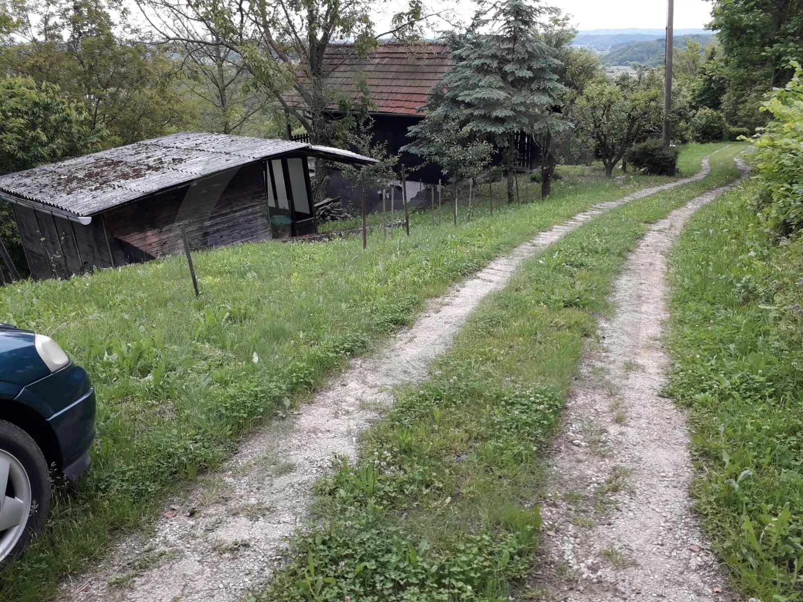 vikend parcela sa drvenom kućicom 737m2, zelina - slika 3