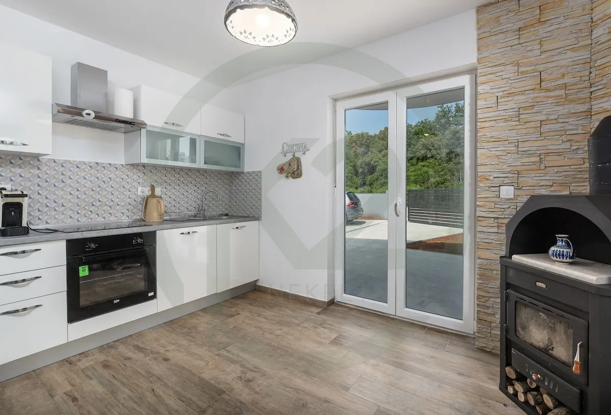 moderna vila sa bazenom, marčana 200 m2! - slika 4