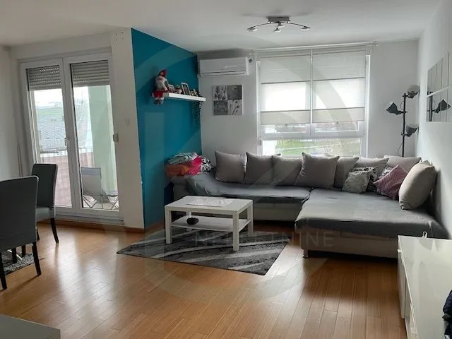 Naselje IVER, 4-sobni 93,17 m2 + GPM 13,75 m2, lift - Sesvete, Zagreb