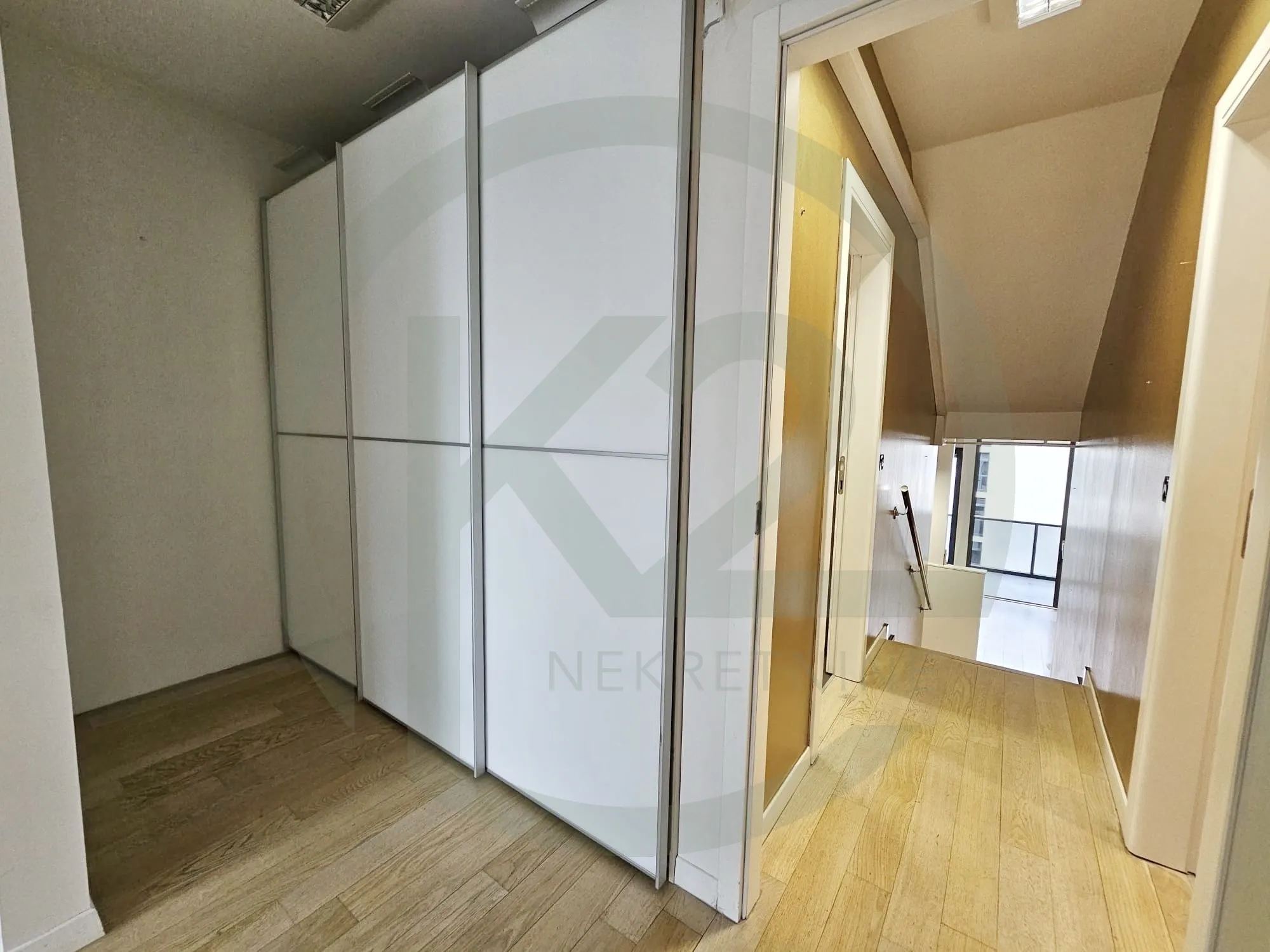 odličan stan nova galerija 98 m2, trosobni - slika 13
