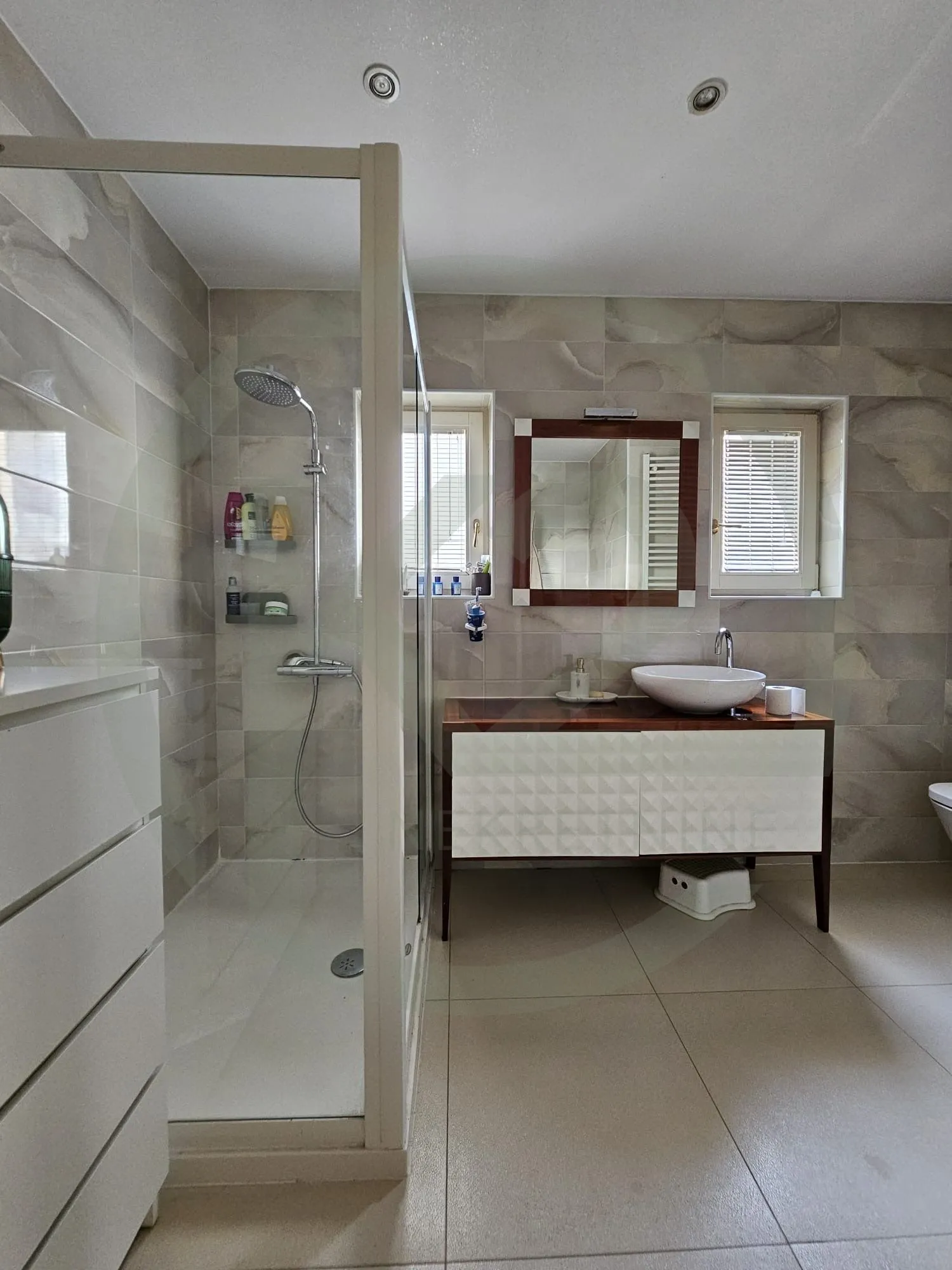 vrbik: kuća 300 m2 tri stana zamjena - slika 5