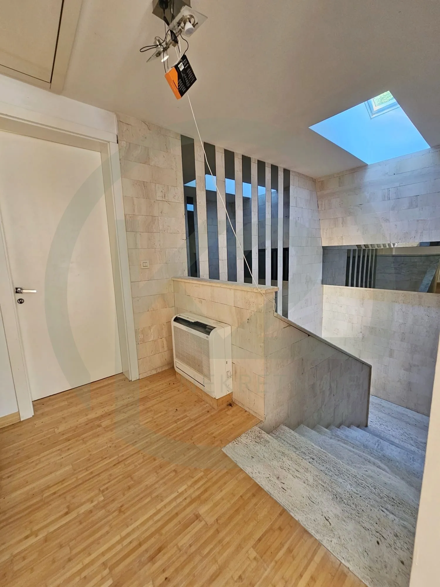 luksuzna kuća 400 m2 šestinski dol - slika 12