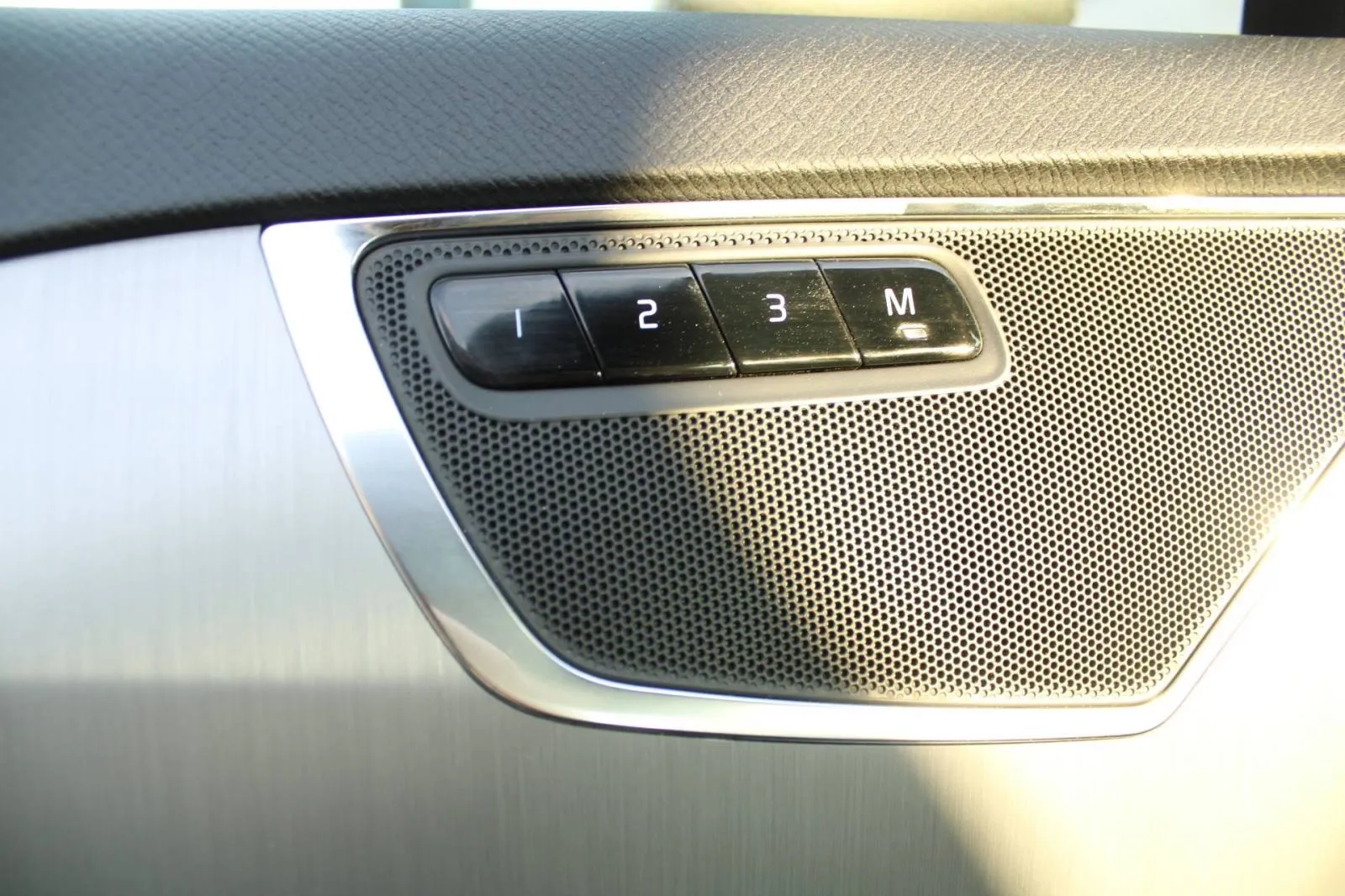 volvo xc90 b5 awd automatik *led, navigacija, kamera* - slika 15