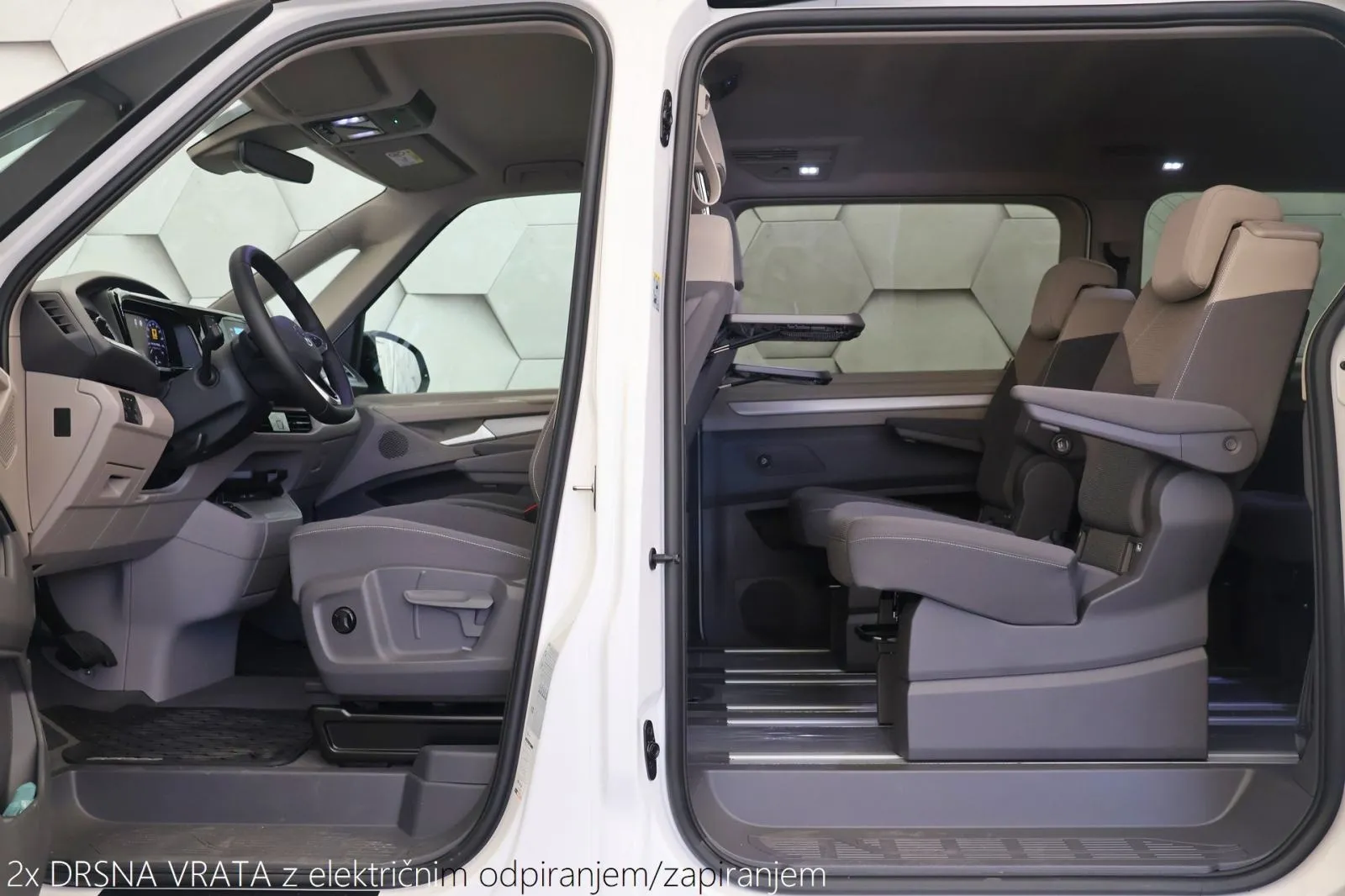 volkswagen multivan t7 l2 2.0tdi dsg edition 150km el.klizna vrata - slika 7