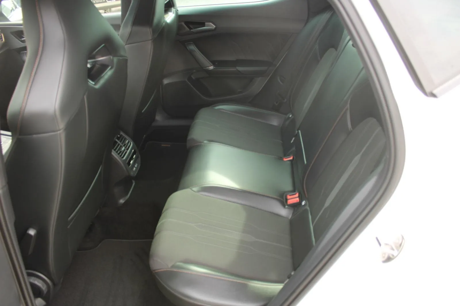 cupra leon 1.4 e hybrid dsg *led,navigacija* automatik - slika 18