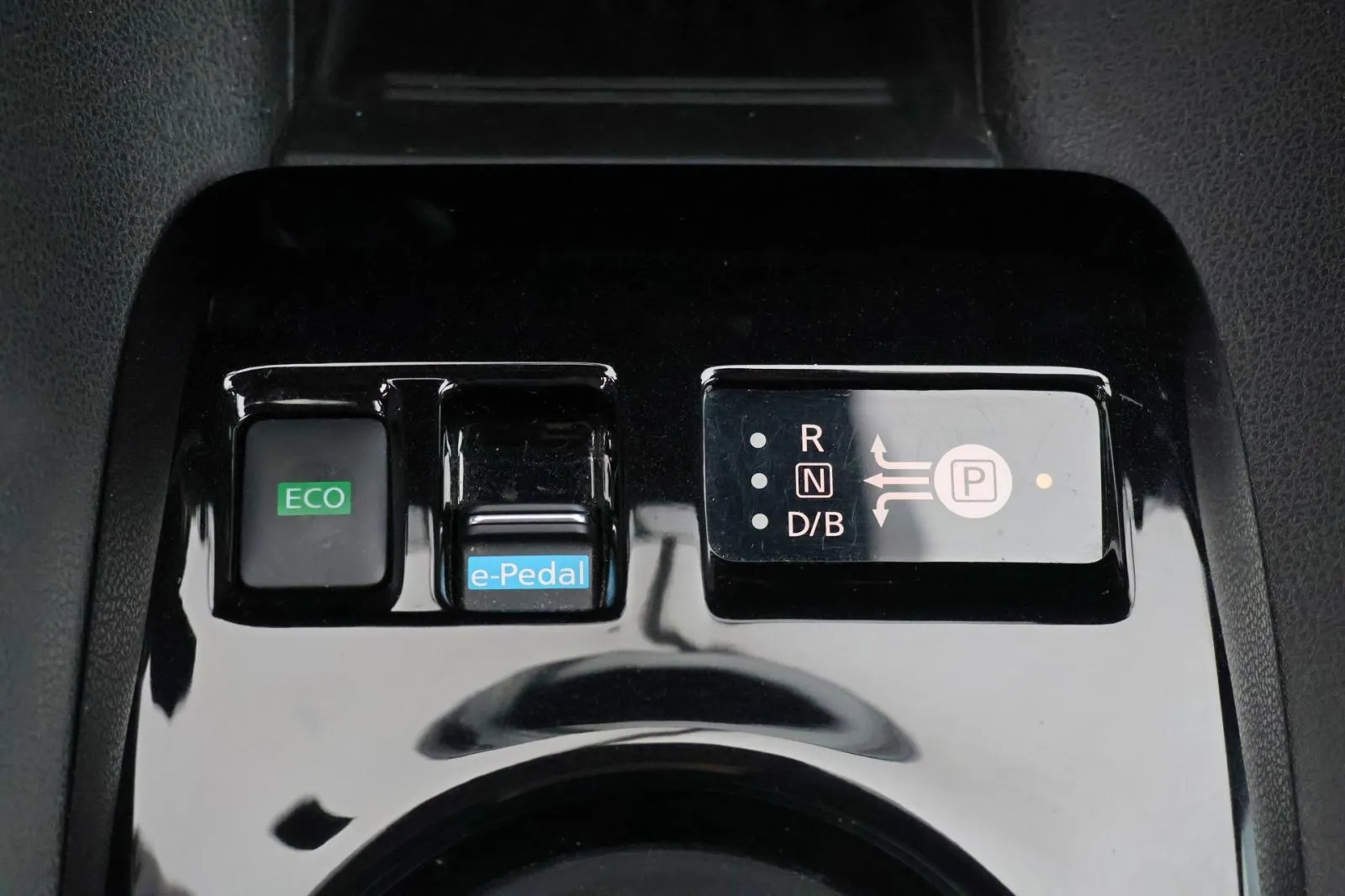 nissan leaf n-connecta 62kw 360-kamera navi dab tempomat - slika 16