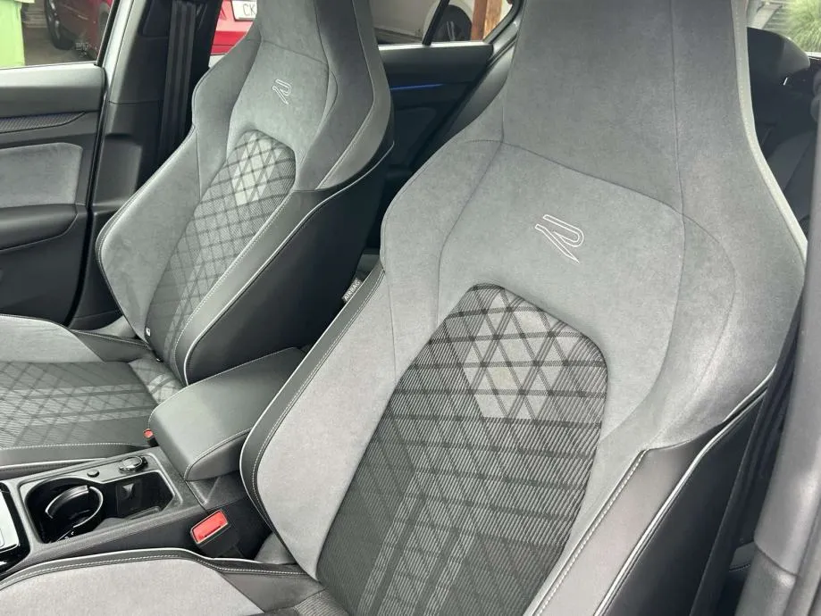 vw golf 8 1,5 etsi r-line - slika 5