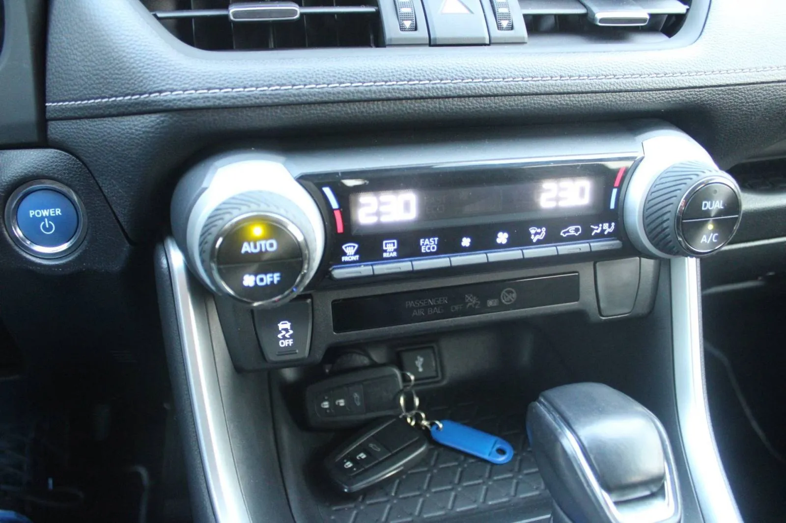 toyota rav4 2.5 hybrid awd automatik *navigacija, kamera* - slika 12