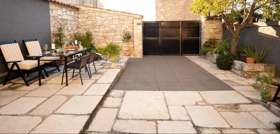 poreč 4 km -kamena kuća sa dva stana na prodaji (prodaja) - slika 5