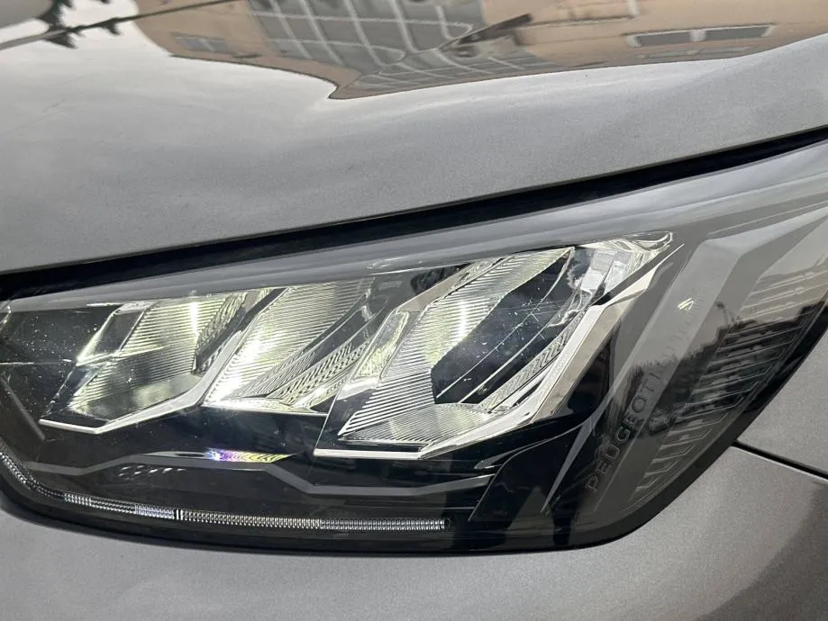 peugeot 2008 allure*kamera* grijanje sjedala*servisiran* jamstvo 24 mj - slika 24