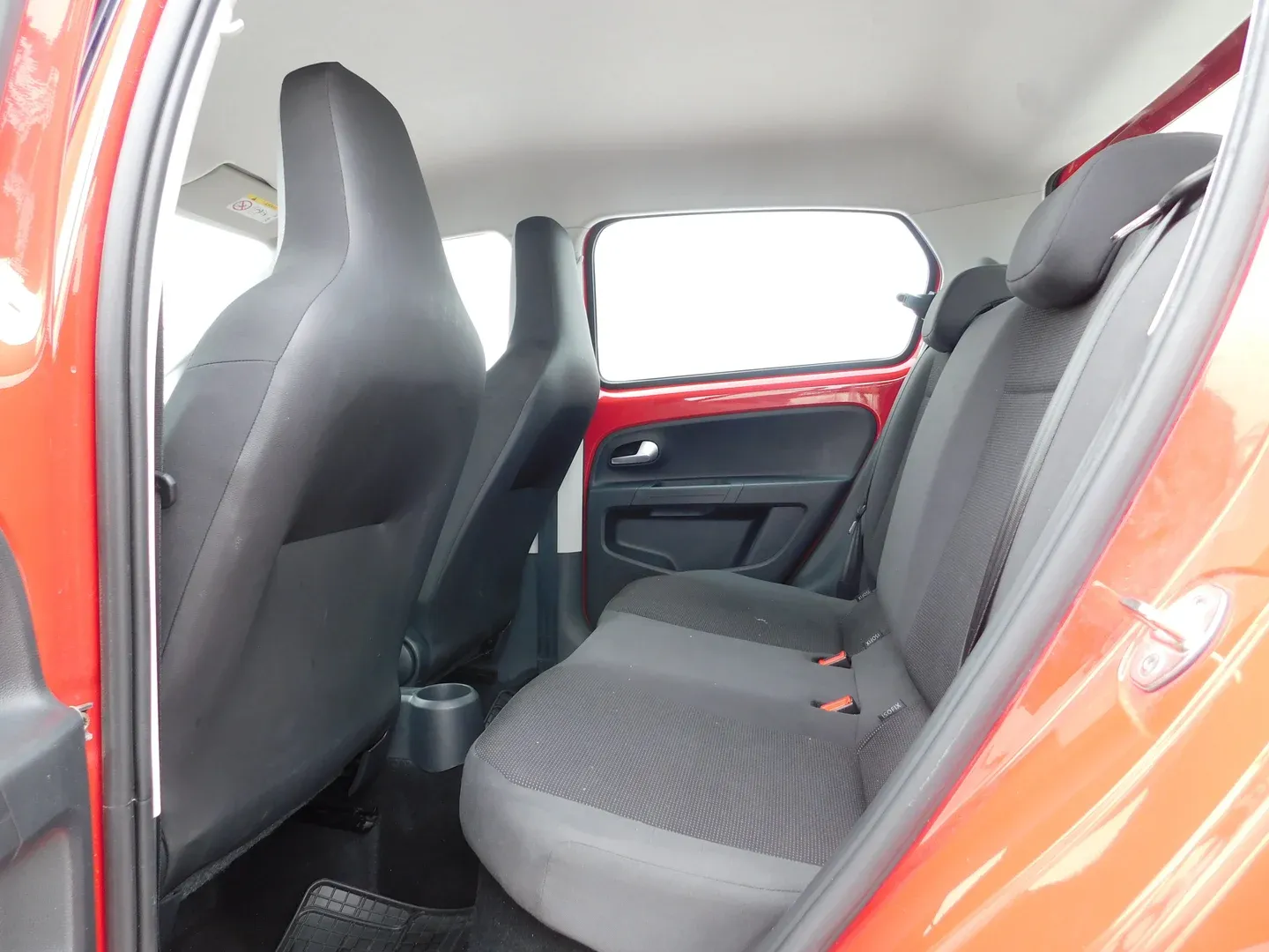 06437 volkswagen up! move up! 1.0 - slika 9