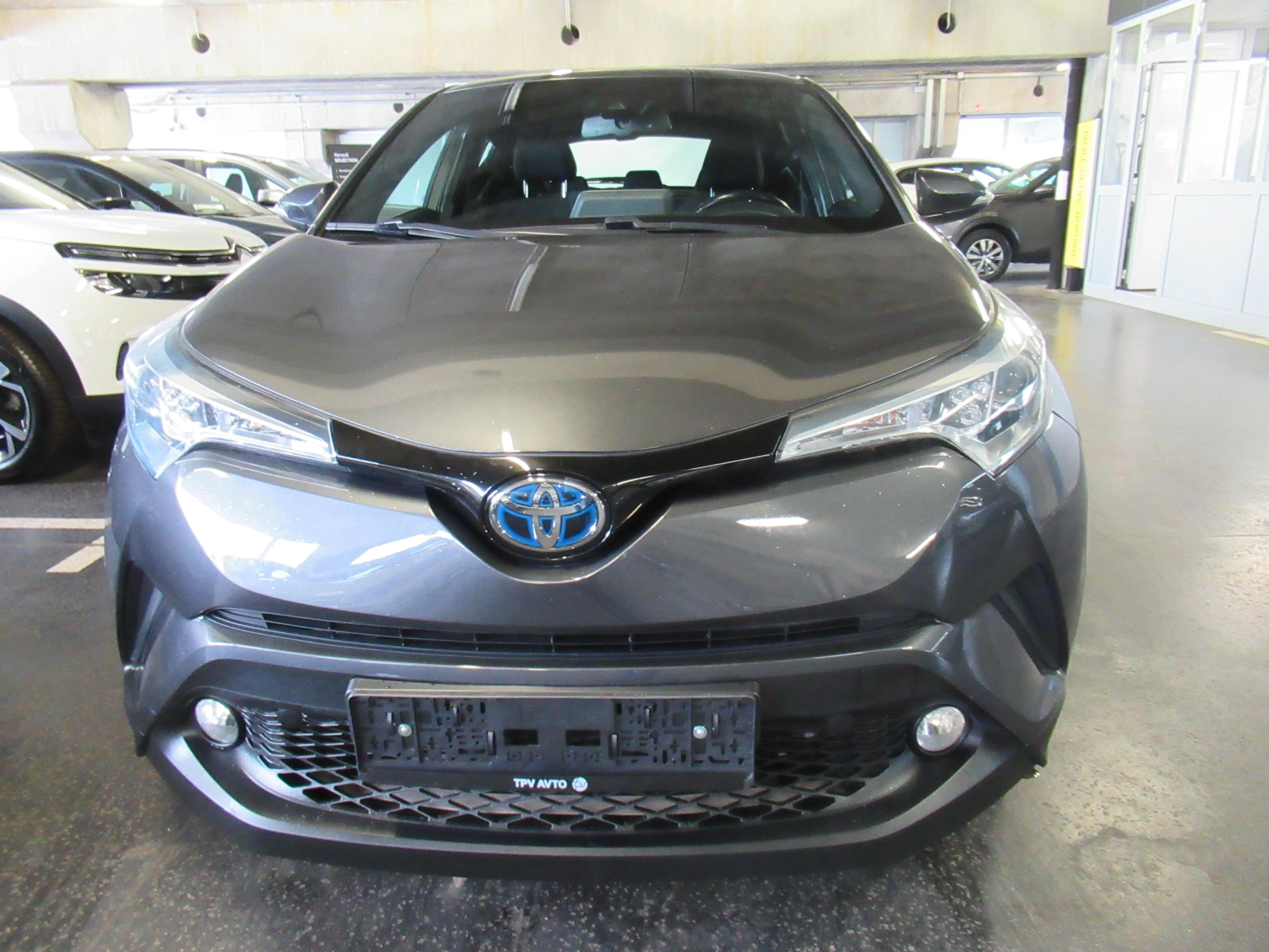 toyota c-hr c-enter 1.8 vvt-i hibrid cvt - slika 6