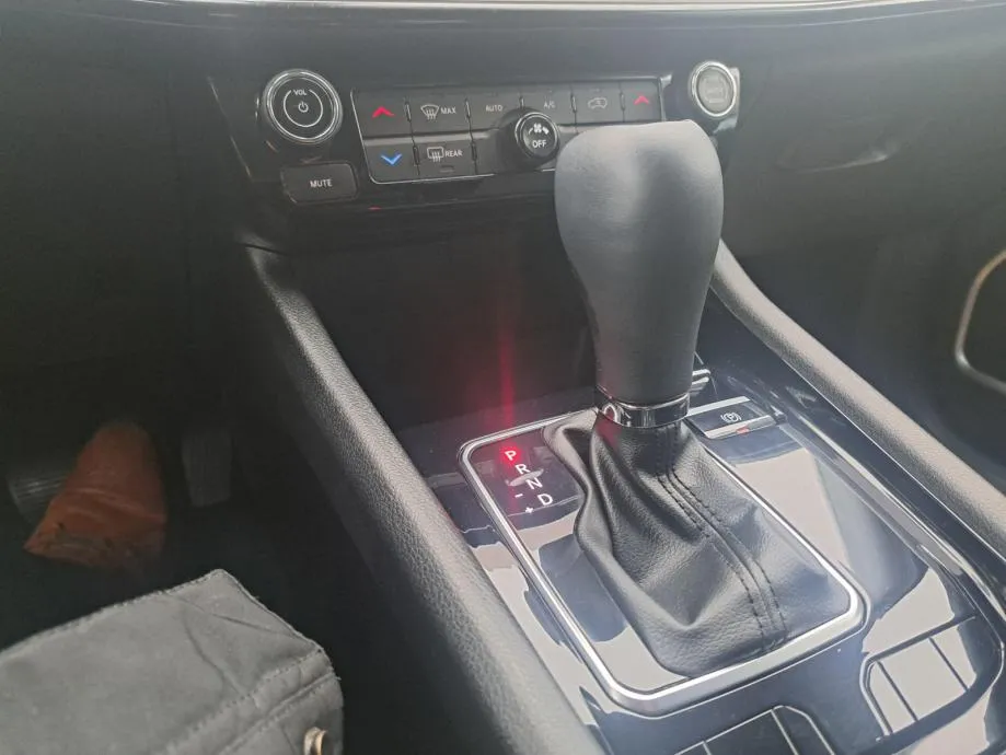 jeep compass 1.5 e-hybrid 130 ks summit - slika 14