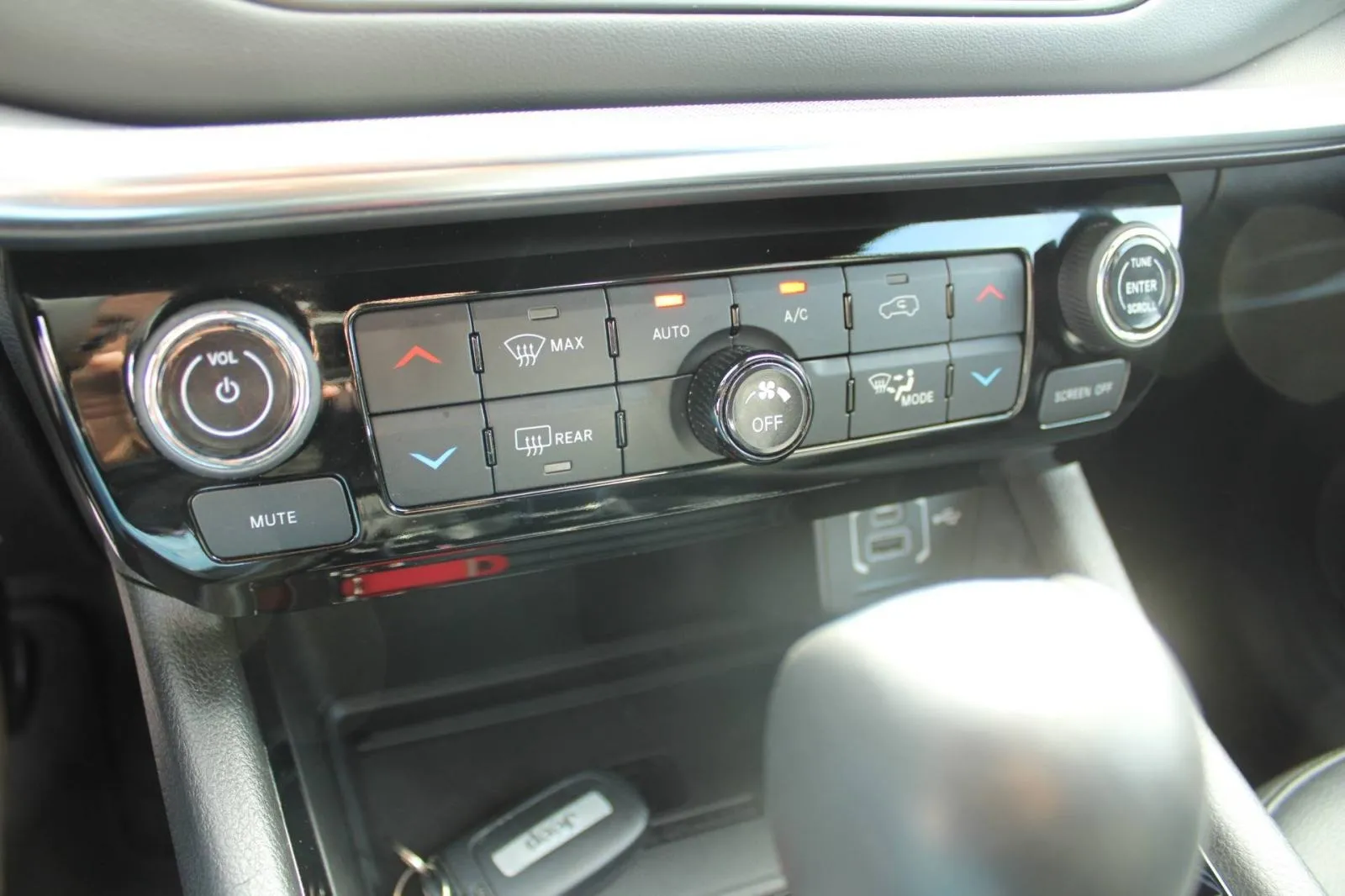 jeep compass t4 s automatik *led, navigacija, kamera* - slika 21