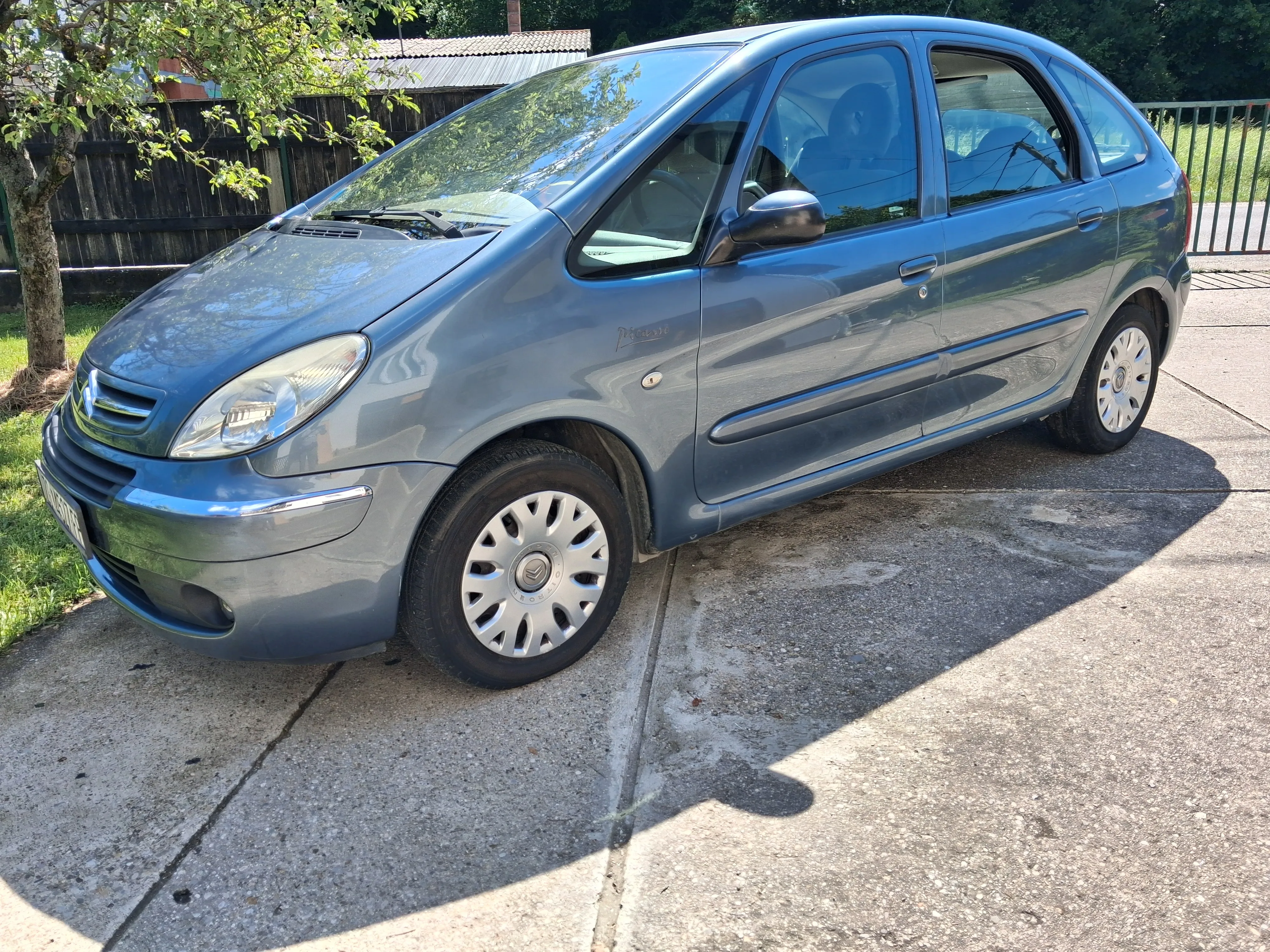 ciroen picasso 1.6 hdi 266700km reg. do 27.10.2026. 2006. g. 1500eur - slika 1
