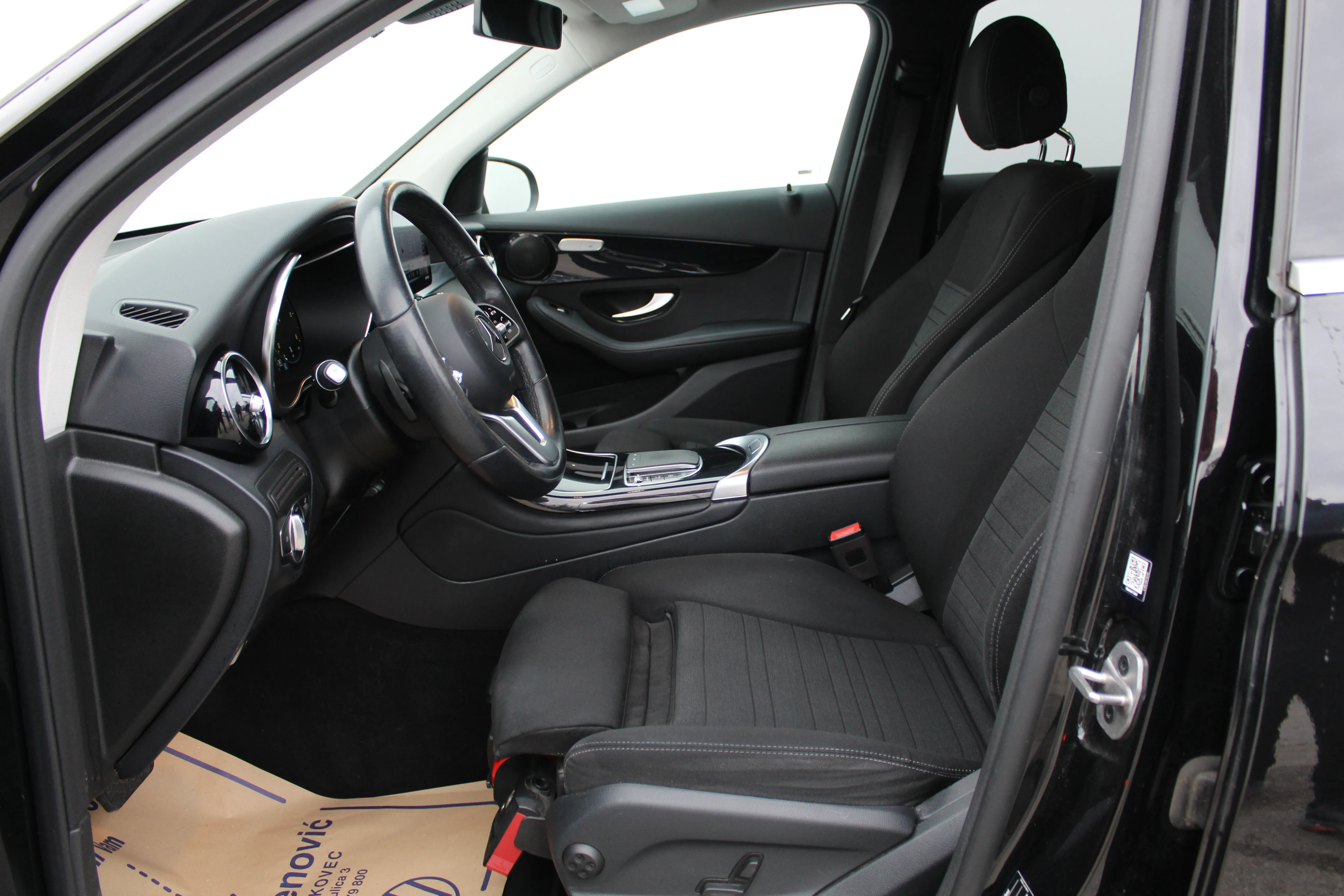 13090 mercedes-benz glc 200 d aut. - slika 8
