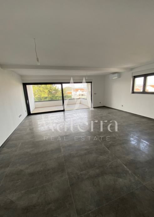 murter, stan 92m2 sa pogledom na more, 150m od plaže - slika 11