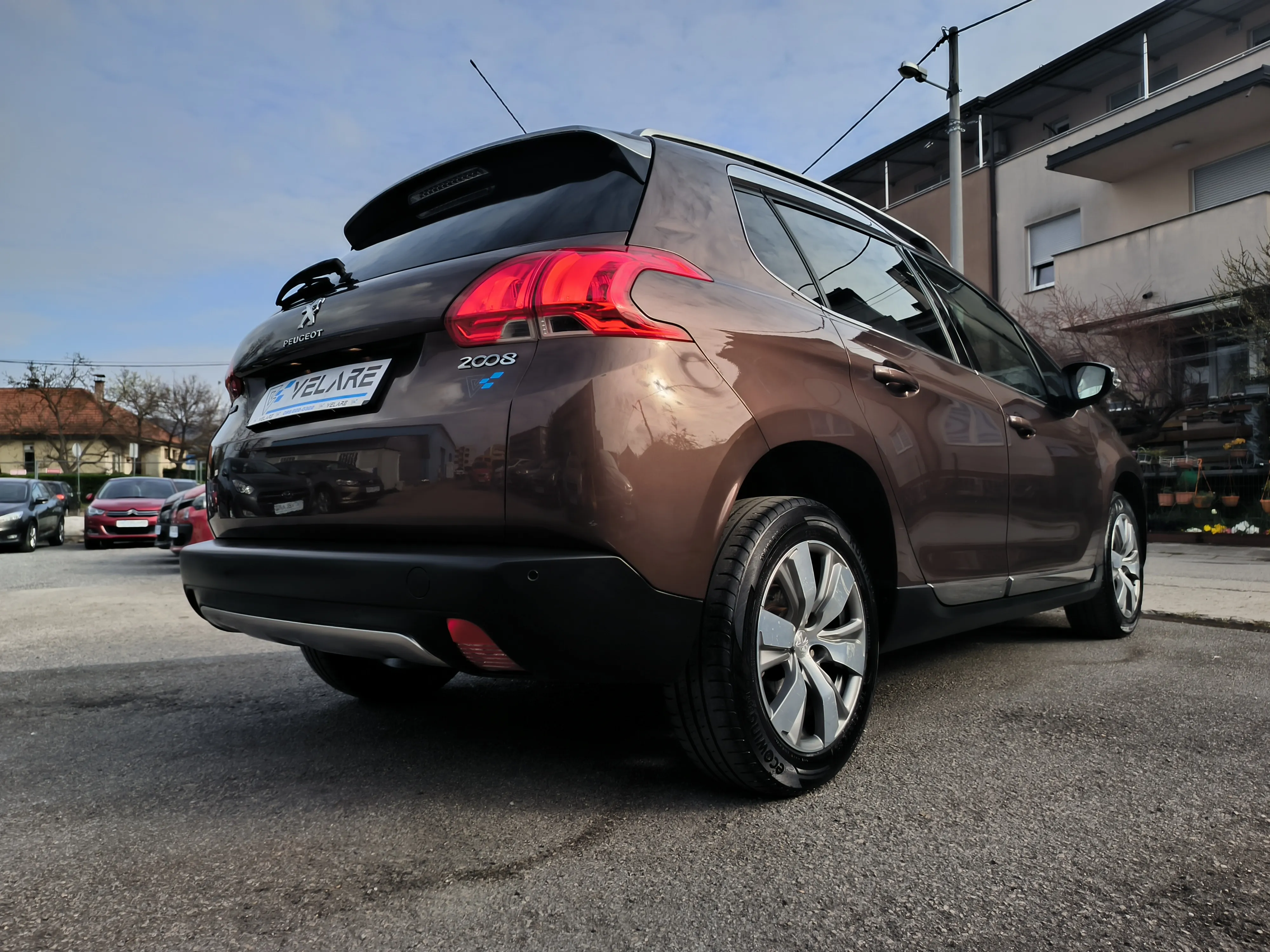 peugeot 2008 1,6 bluehdi, allure, servisna, jamstvo, reg. 1 godinu - slika 9