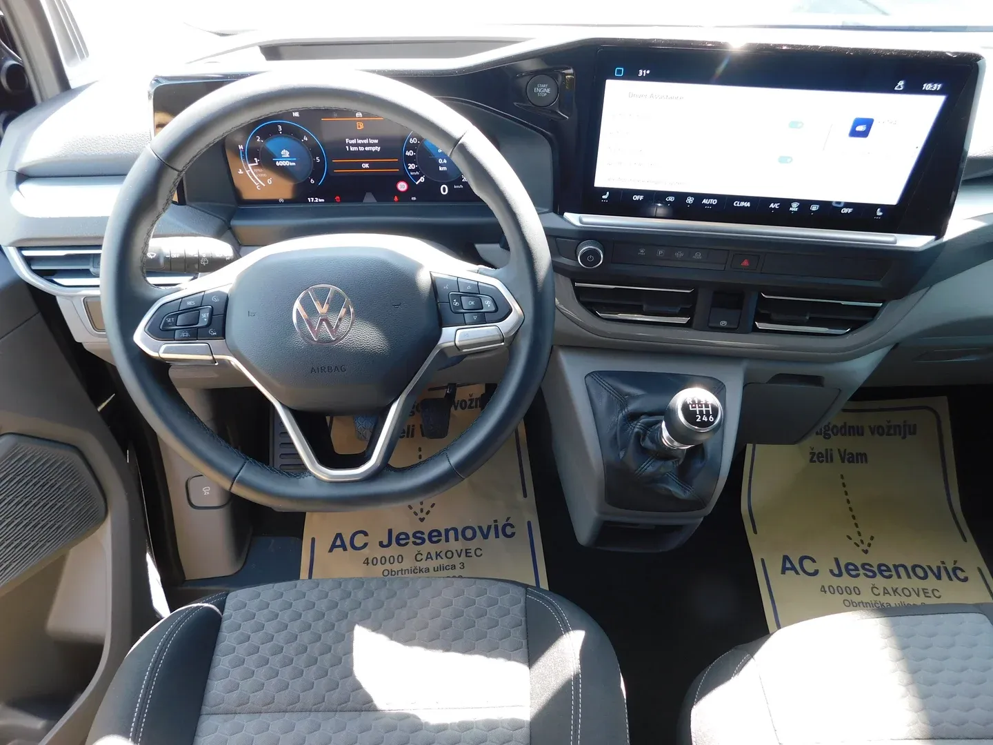 12786 vw caravelle life l2 2.0 tdi - slika 10