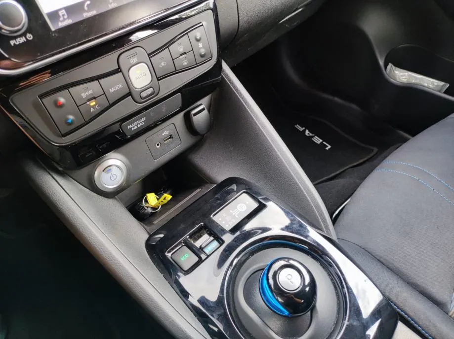 nissan leaf leaf elektro - 2018 - 100.000km - navi - full - reg 1 god! - slika 14