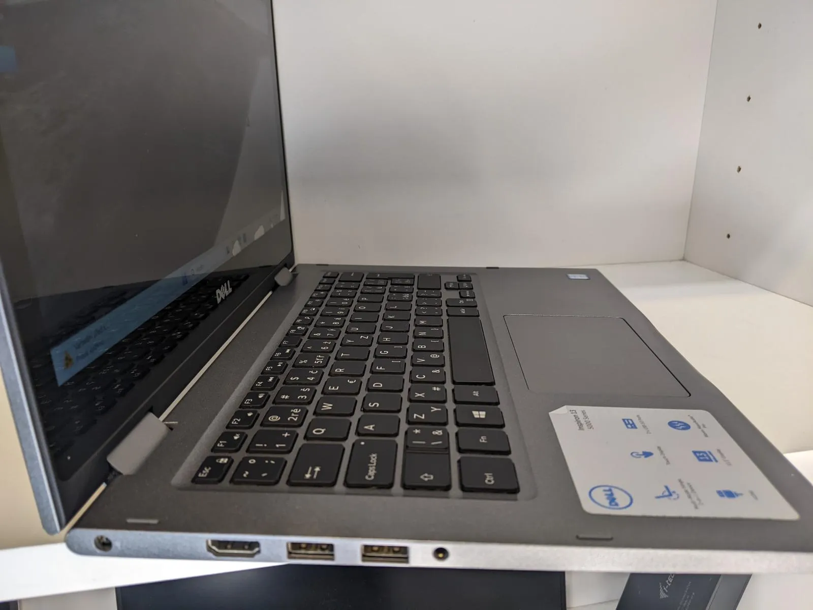 prodaje se : dell inspiron 13 p69g 2-u-1 - slika 8