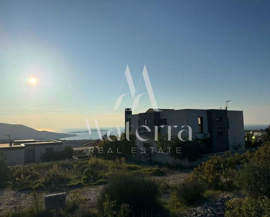 primošten, top građevinsko zemljište 635m2, pogled na more - slika 2