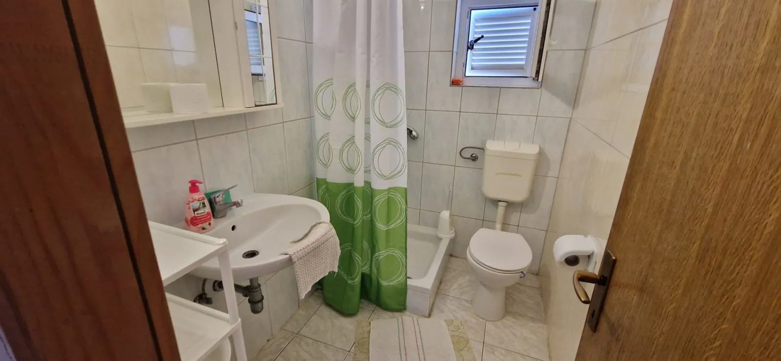 nin, kuća sa 6 stambenih jedinica(396m2), prostrano! - slika 6