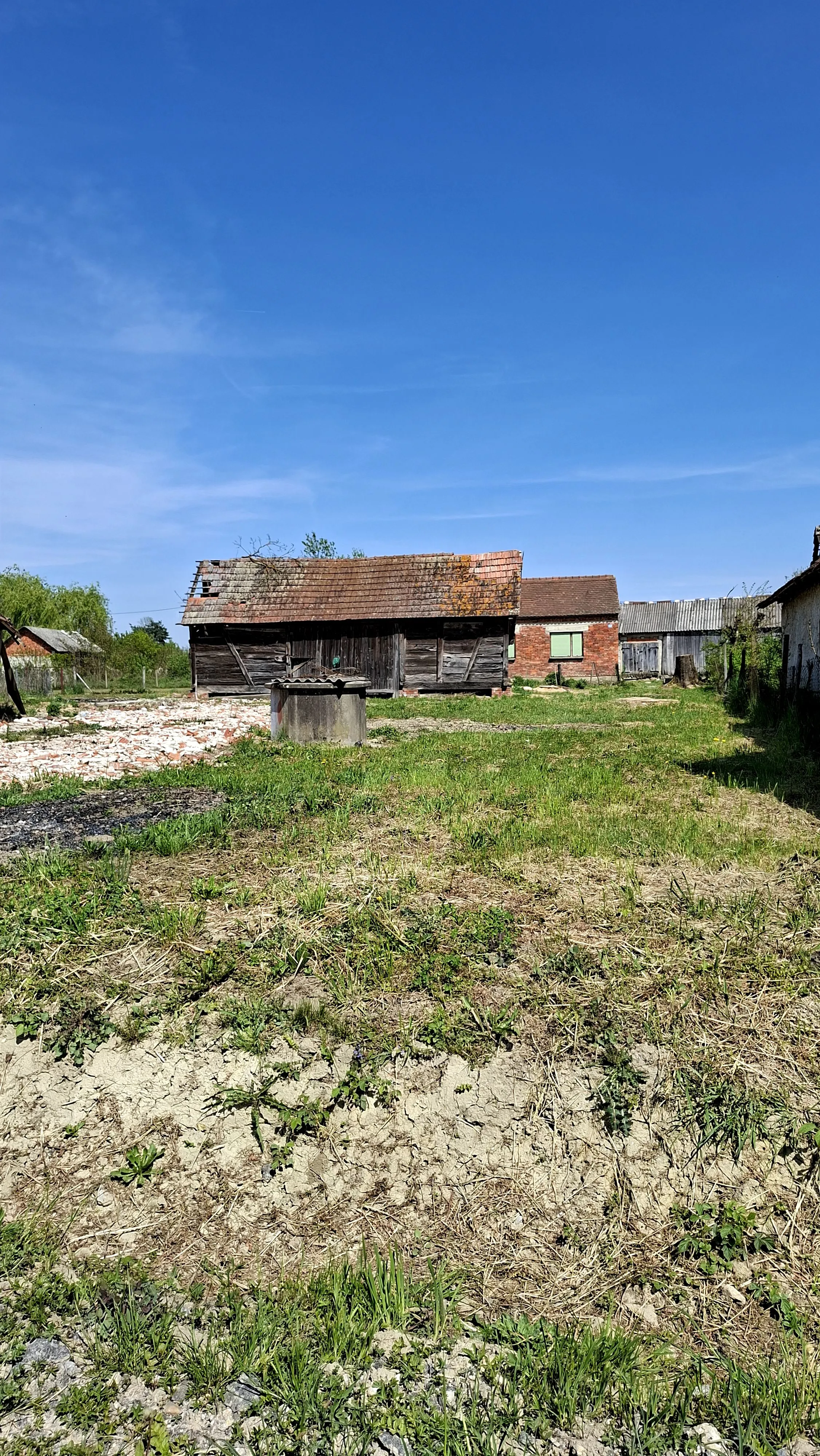 gradevinsko zemljiste 755m2 sa starom kucom - slika 17