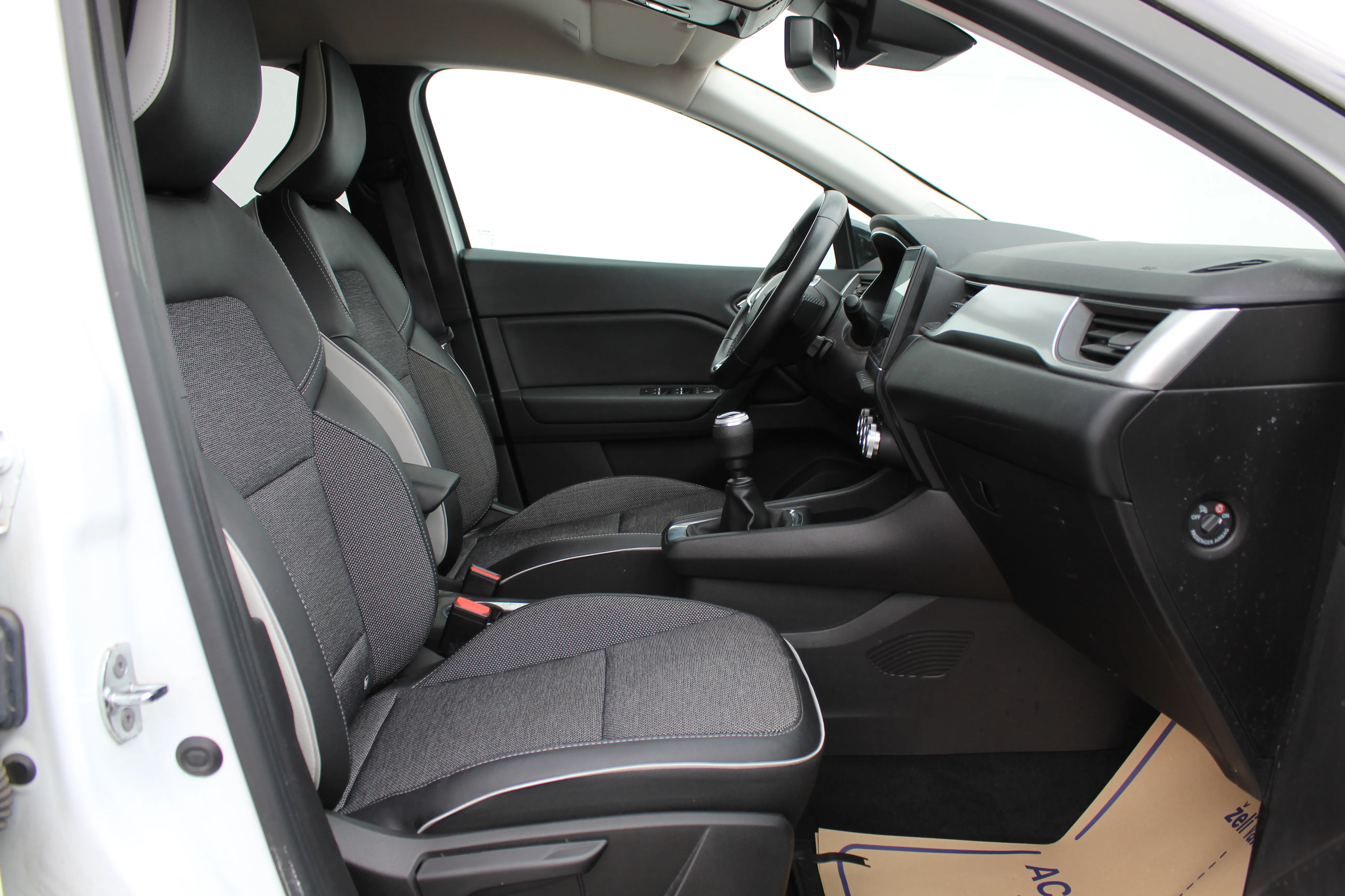 13108 renault captur tce 90 intens - slika 12
