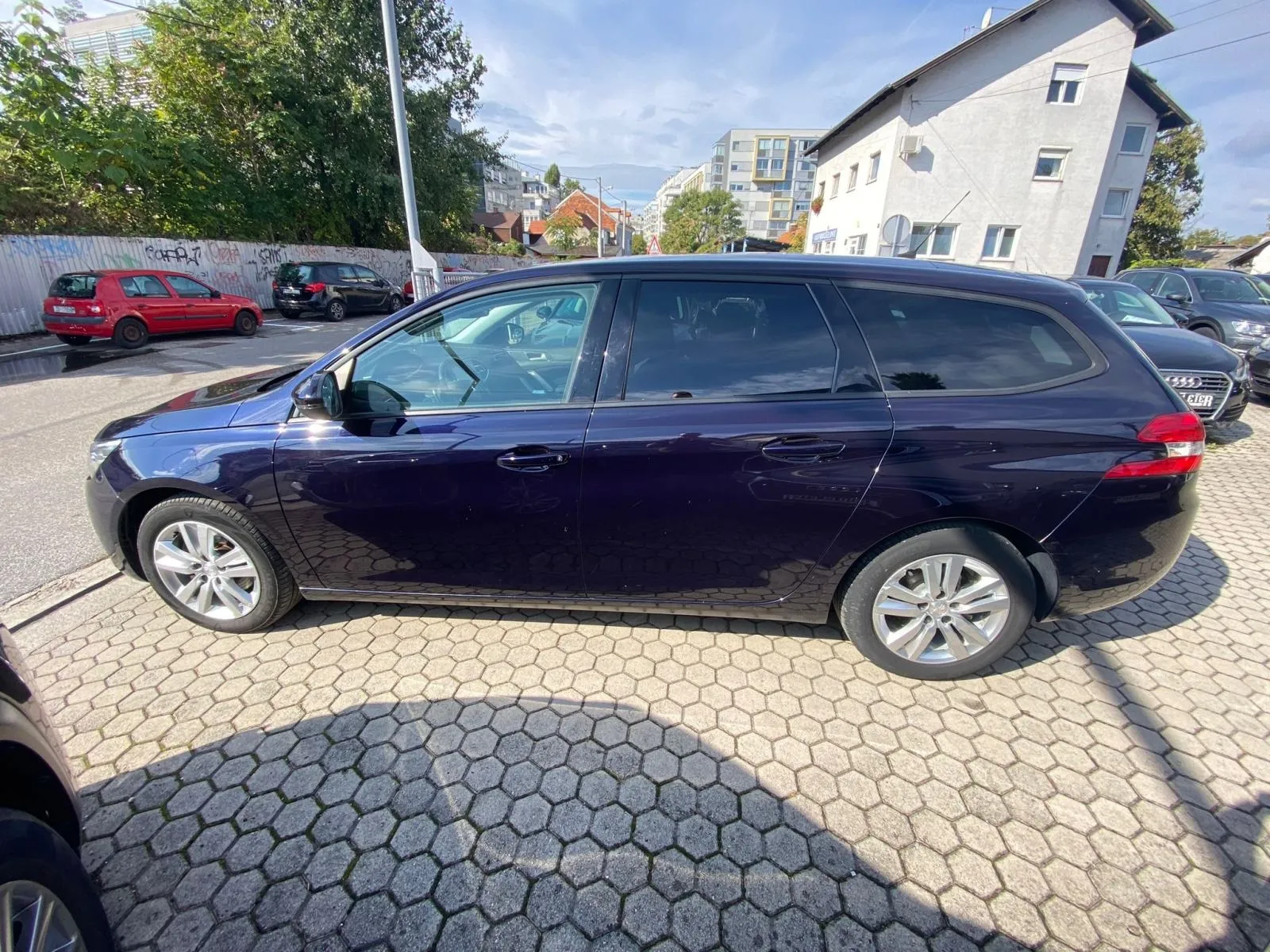 peugeot 308 sw 1,5 bluehdi automatik, navi, tempomat, 4x garancija! - slika 13