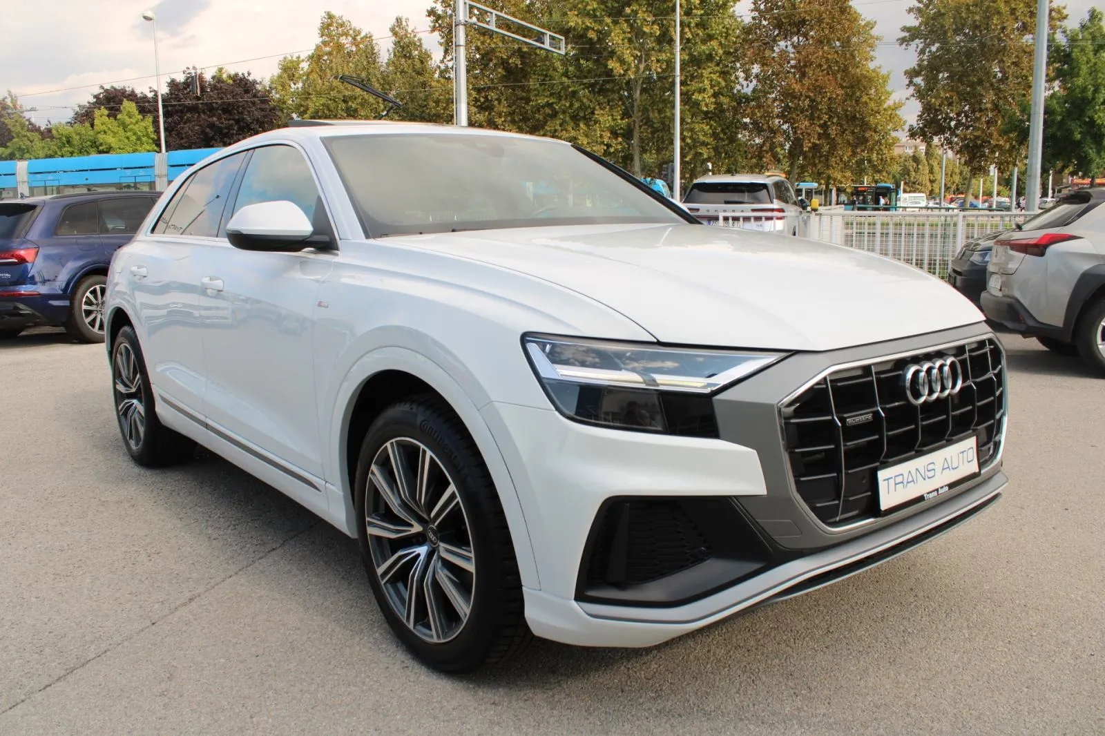 audi q8 50 tdi quattro s-line automatik *panorama, virtual, kamera* - slika 3
