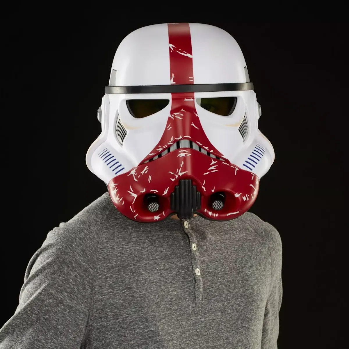 star wars: the black series–incinerator stormtrooper electronic helmet - slika 3