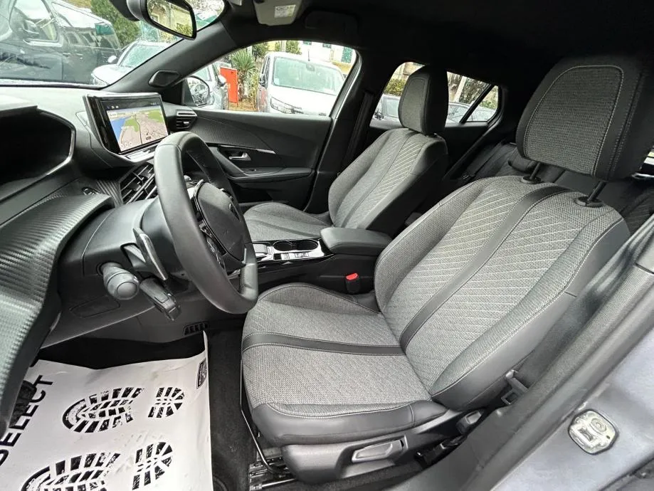 peugeot 2008 hybrid 136 - 2025 - 13.900km - rezerviran! - slika 10