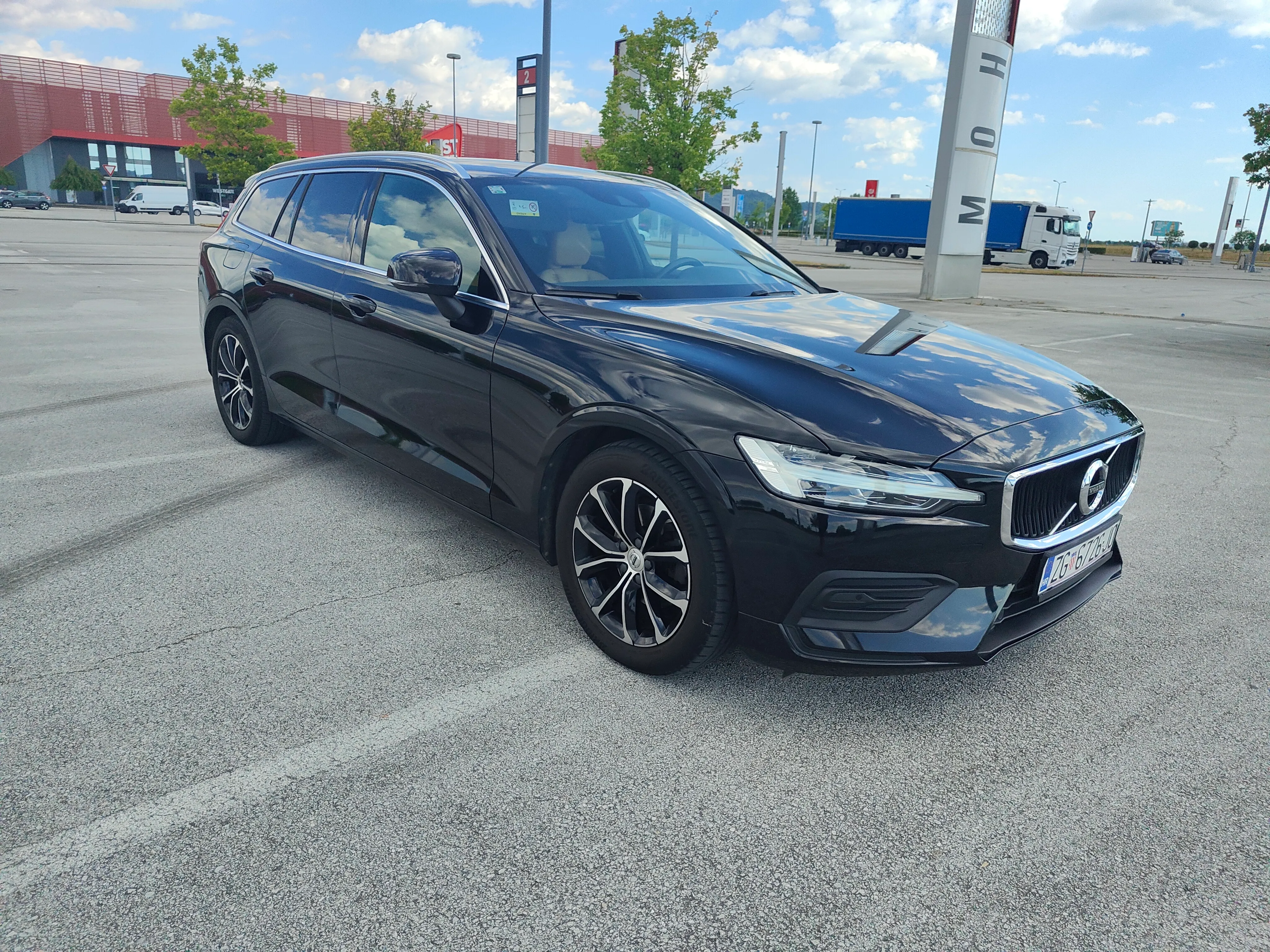 volvo v60 d3 (150 ks), 2019. harman kardon - slika 8
