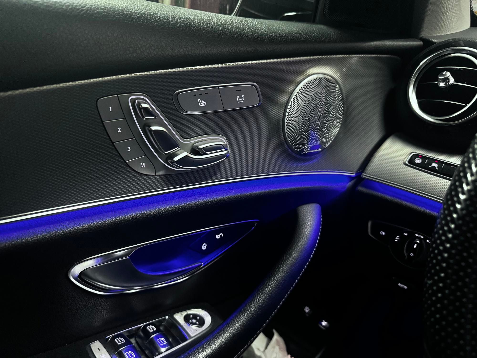 mercedes e250 garancija mb100,memory,360kamera,kuka,led,radari,burmst - slika 17