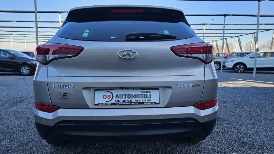hyundai tucson 1.7 crdi,automatic,led,navigacija,kamera,pdc,alu,klima, - slika 9