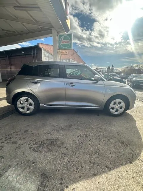 suzuki swift 1,2 hybrid gl+ premium 2wd financiranje 1/3 sa 3% kamata - slika 3