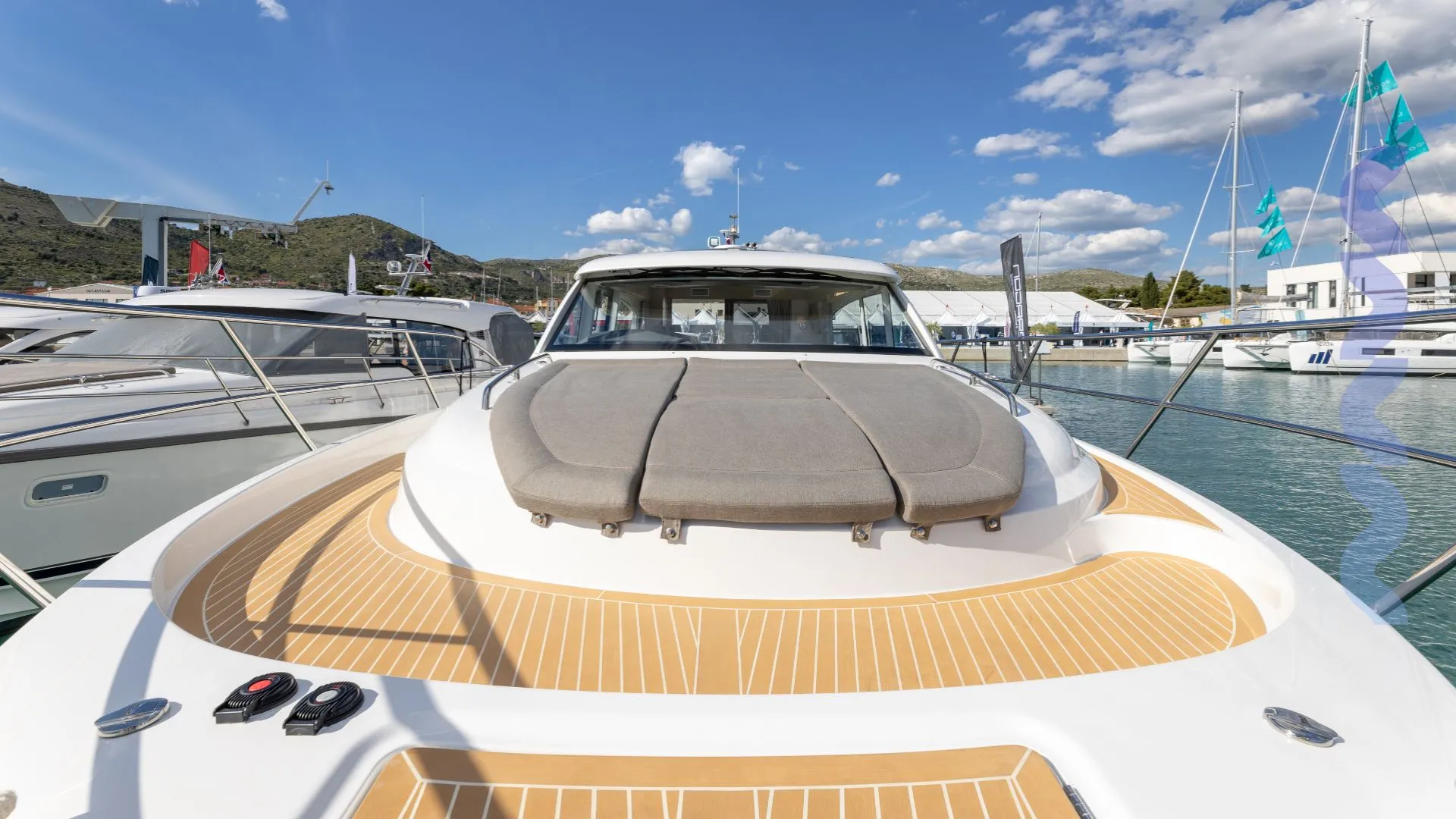 nimbus 405 coupe – uredno održavan, spreman za sezonu - slika 5