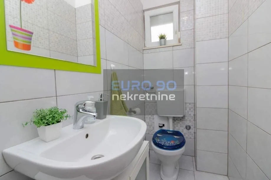 zadar/plovanija-namješten trosoban stan 81 m2, dva parkirna mjesta !!! - slika 7