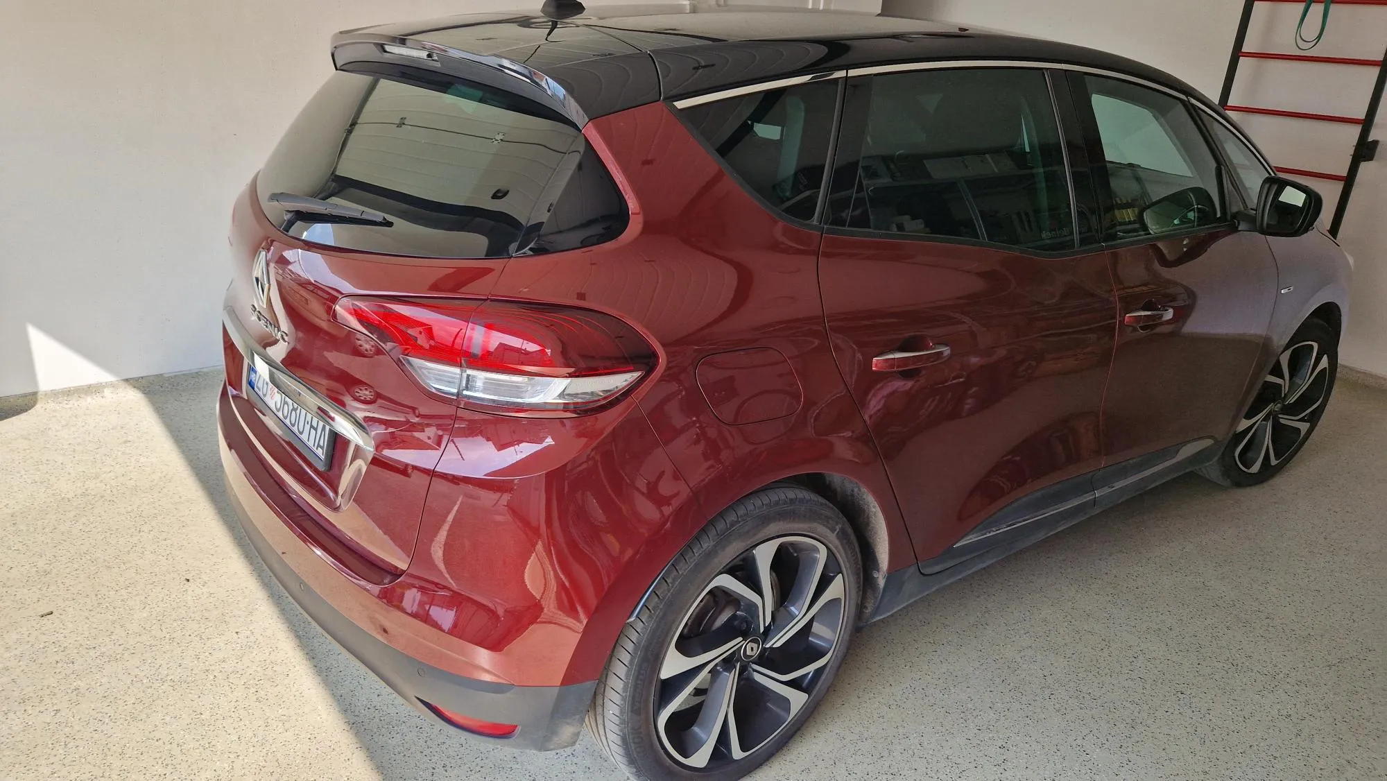 renault scenic 1.7 bose 2019. (prvi vlasnik, reg. 03/2027, nove gume) - slika 10